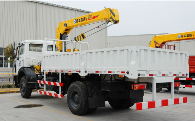 XCMG official new 3.2 ton small truck mounted crane with telescopic boom SQ3.2SK2Q for sale